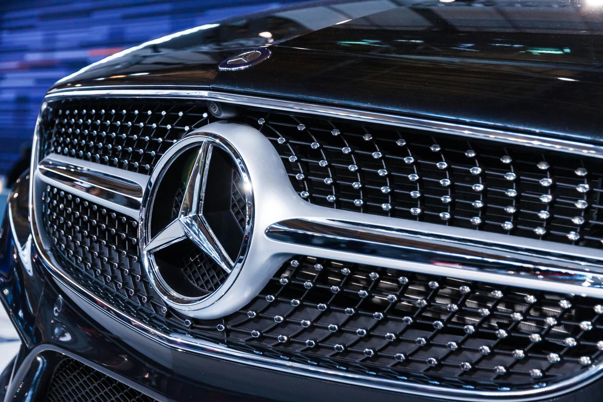 Mercedes-Benz hybridiauto